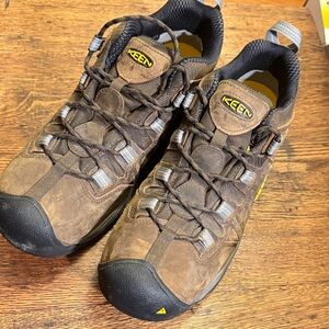 KEEN Men's Brown and Black Athletic Shoes